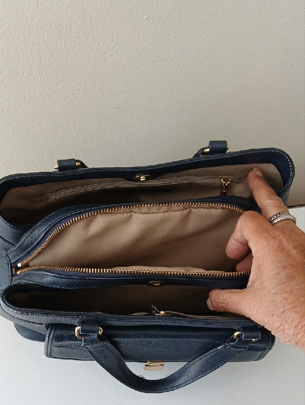 Talbots Navy Pebbled Leather Handbag with Beige Interior - Picture 2 of 6